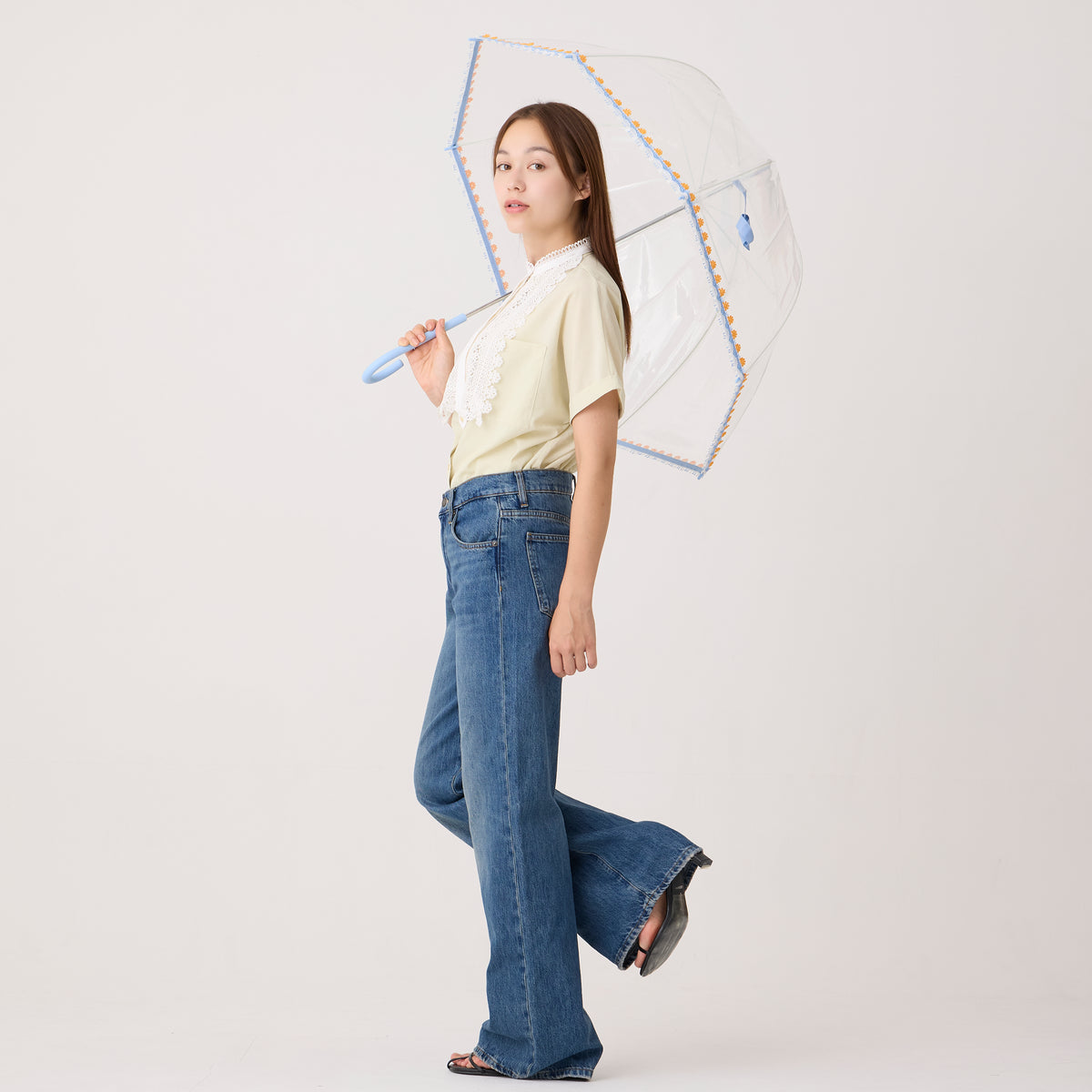 #カラー_ブルー(くもの上はいつも晴れ)