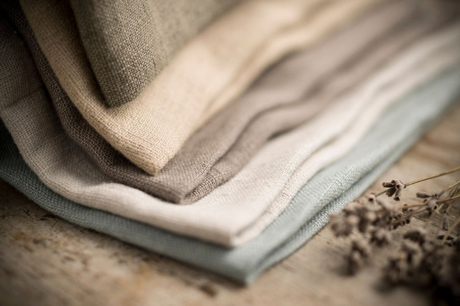 麻生地の魅力とは？リネンとの違いや日常で楽しむ麻アイテムをご紹介