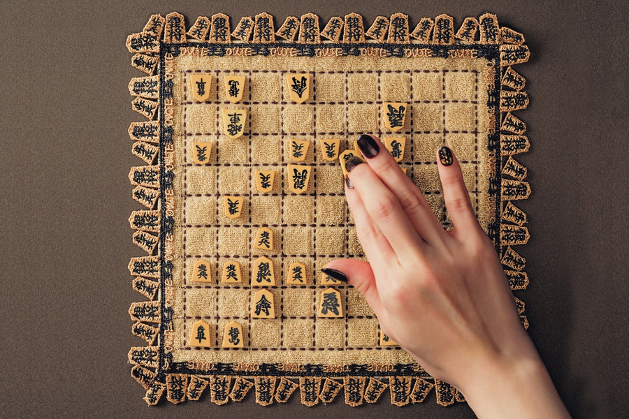SNSで話題になった大人気商品の再販が決定！シーズンタオルハンカチ「将棋」
