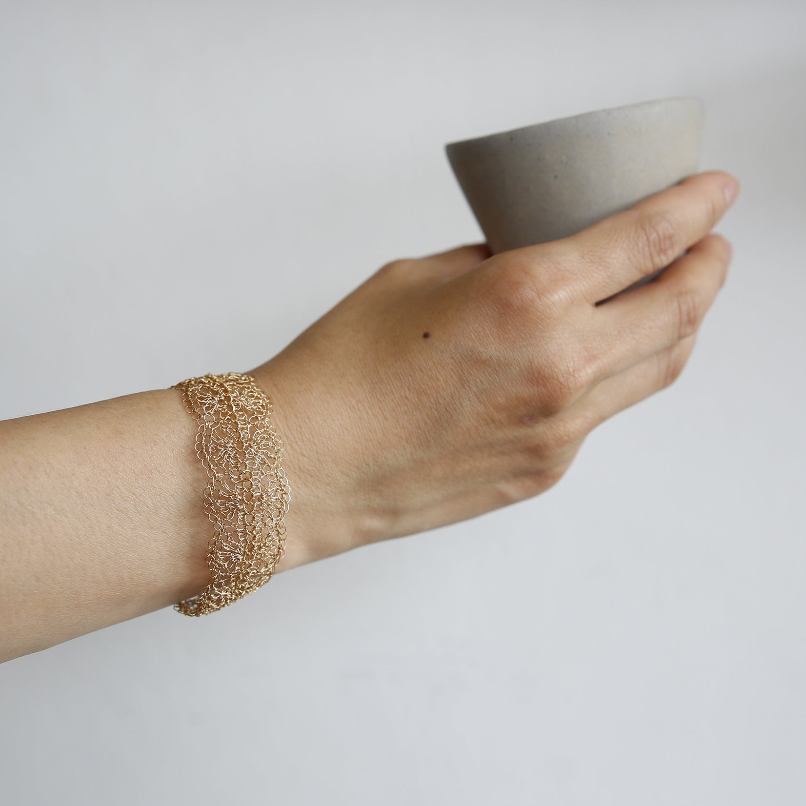 Matsu Bracelet#2（ゴールド）Takahashi Naomi - Crochet with Wire -