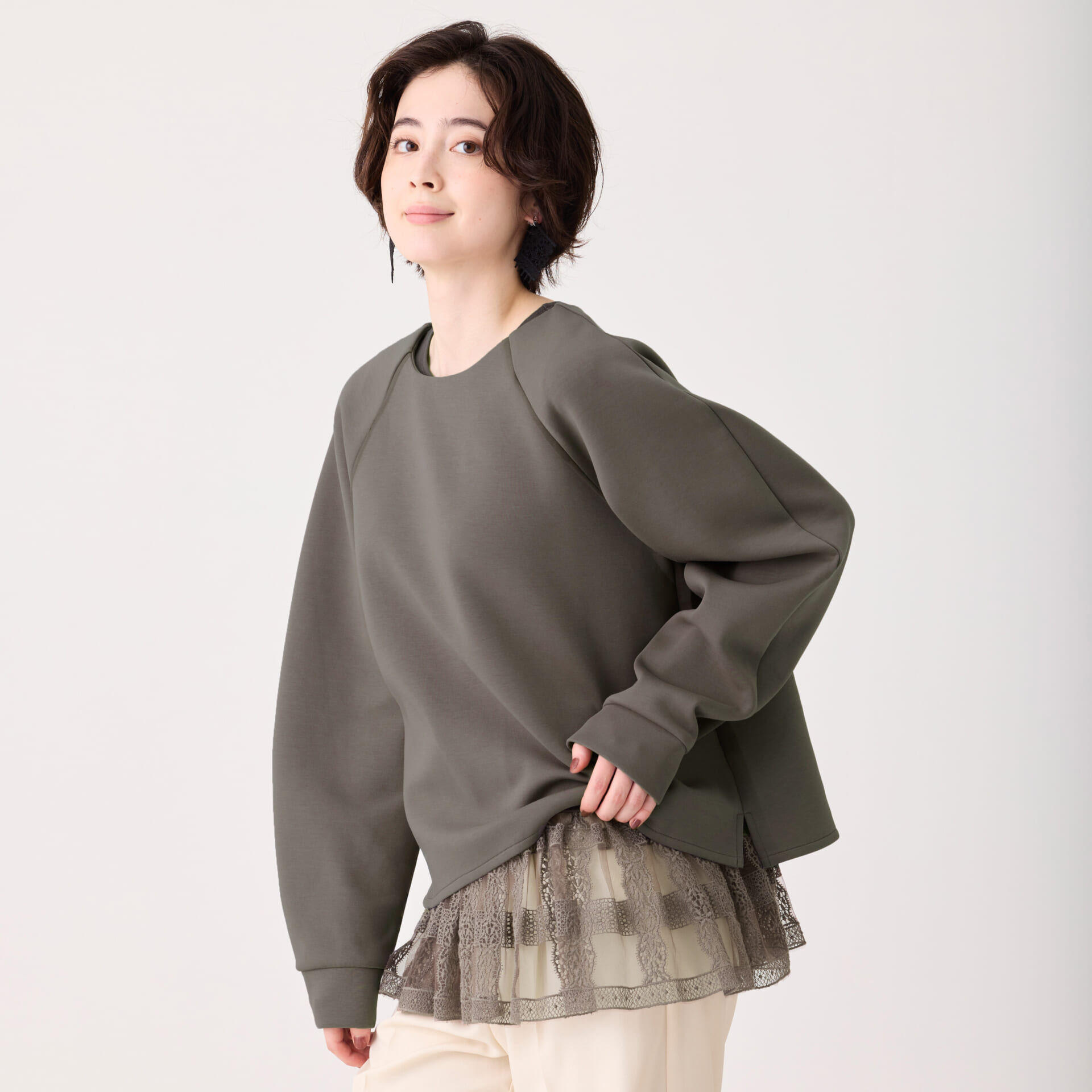 クロスチュールシリーズ／クロップドカットソー（グレー・L